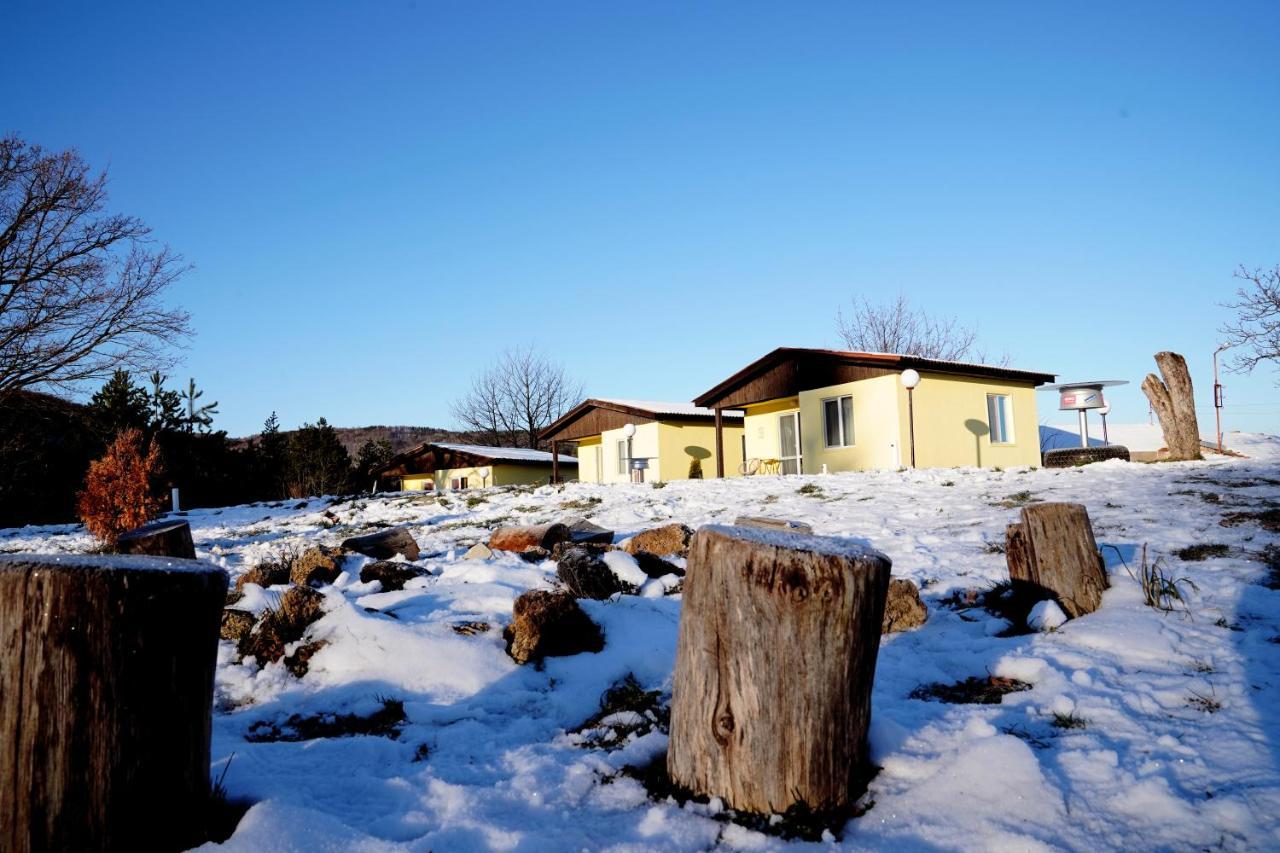 Daskalov Bungalows Chervena Lokva エクステリア 写真
